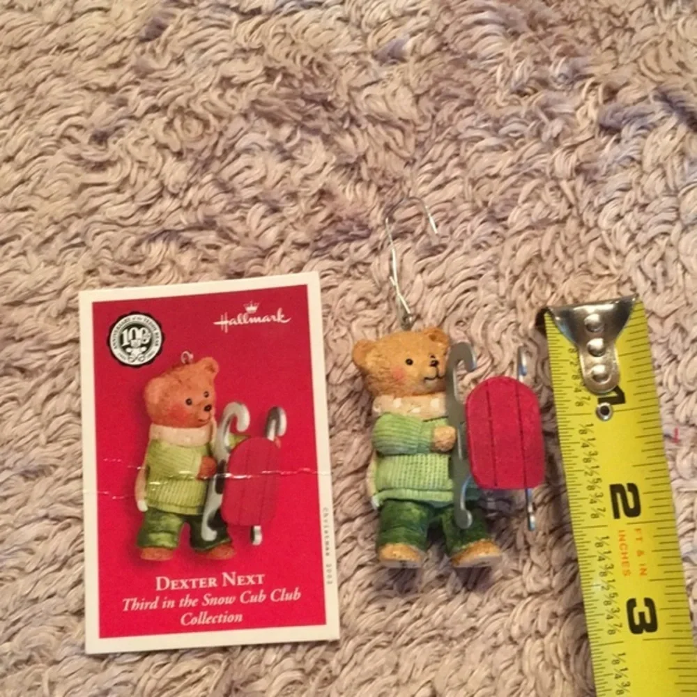 NIB HALLMARK 2002 Dexter Next 3rd in Series Snow Cub Club